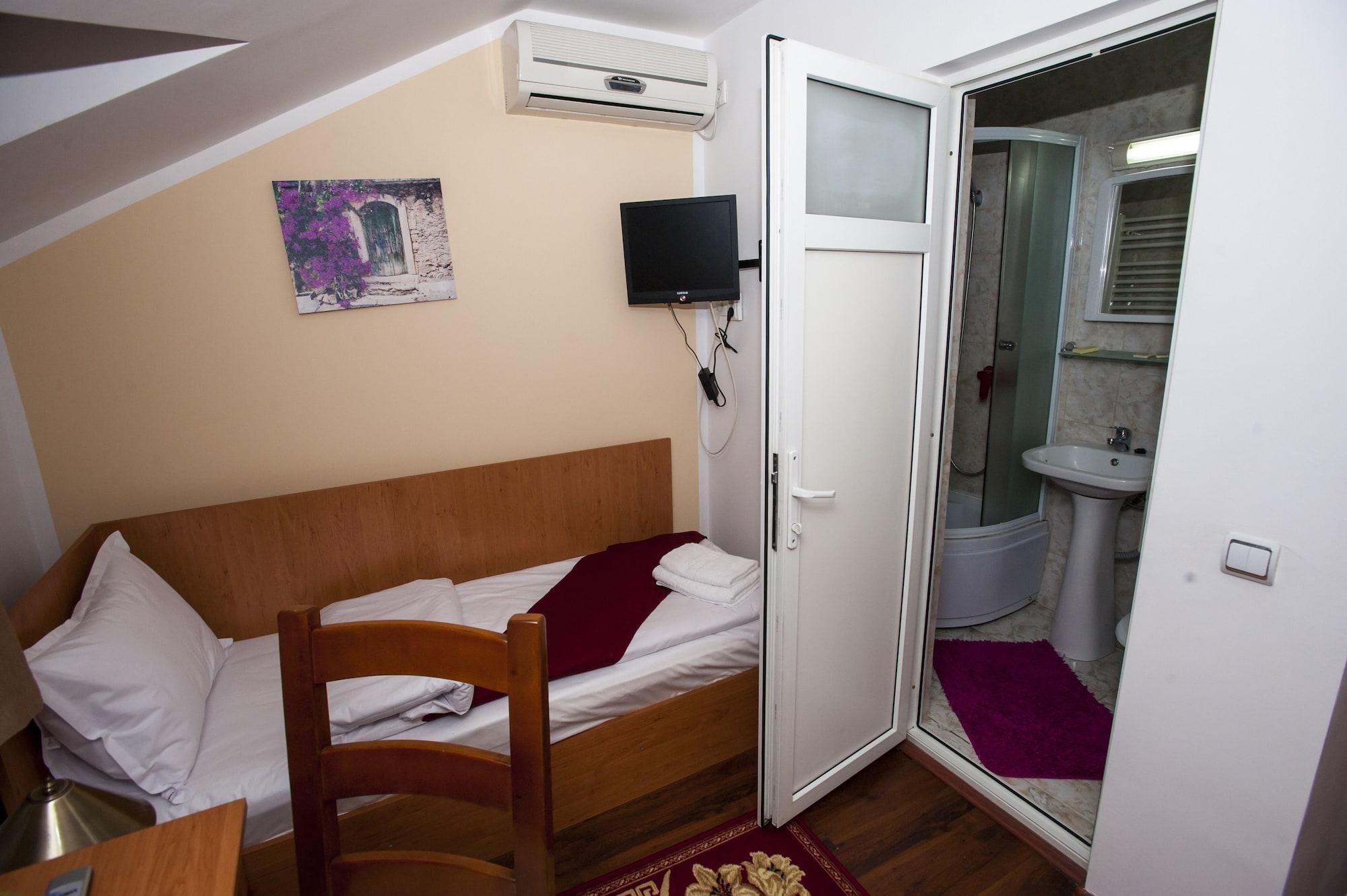 La Casa Nord Hotel Bucureşti Ngoại thất bức ảnh