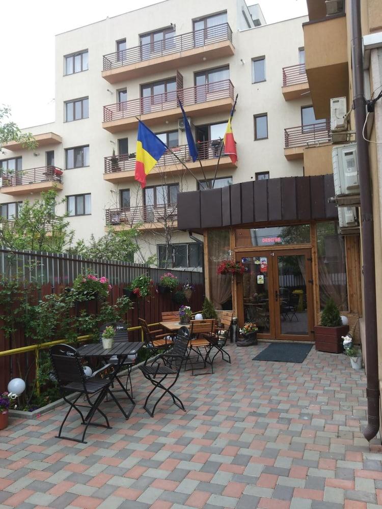 La Casa Nord Hotel Bucureşti Ngoại thất bức ảnh