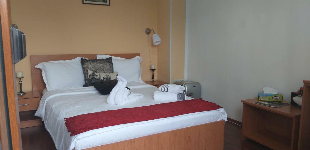 La Casa Nord Hotel Bucureşti Ngoại thất bức ảnh